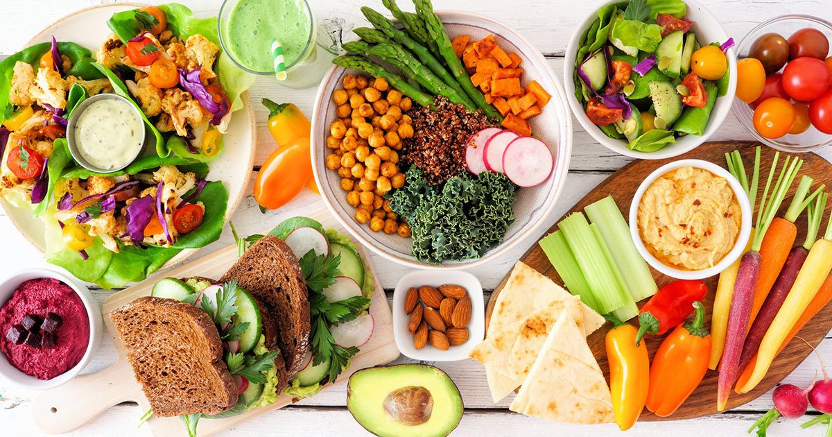 Eating a healthy diet may help cancer patients better manage treatment-related side effects and help them stay strong during their recovery.