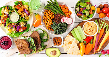 Eating a healthy diet may help cancer patients better manage treatment-related side effects and help them stay strong during their recovery.